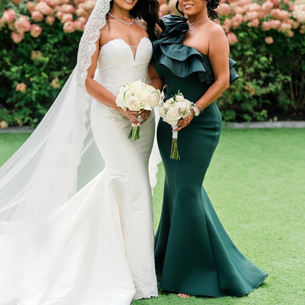 Elegant Green Women's dress gown